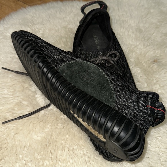 HP Adidas Yeezy Boost 350 V1 Pirate Black Size US 9.5 Men's AQ2659 Black Red
